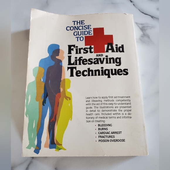 Vintage Book The Concise Guide to First Aid and Lifesaving Techniques - Picture 6 of 8